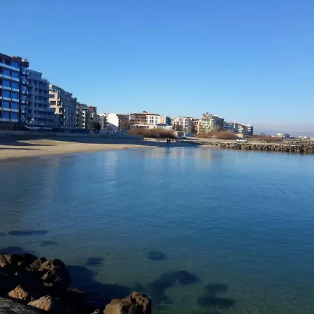 Апартамент В Айвазовском Парке * Pomorie