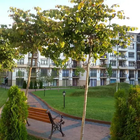 Апартамент В Айвазовском Парке Apartamento Pomorie